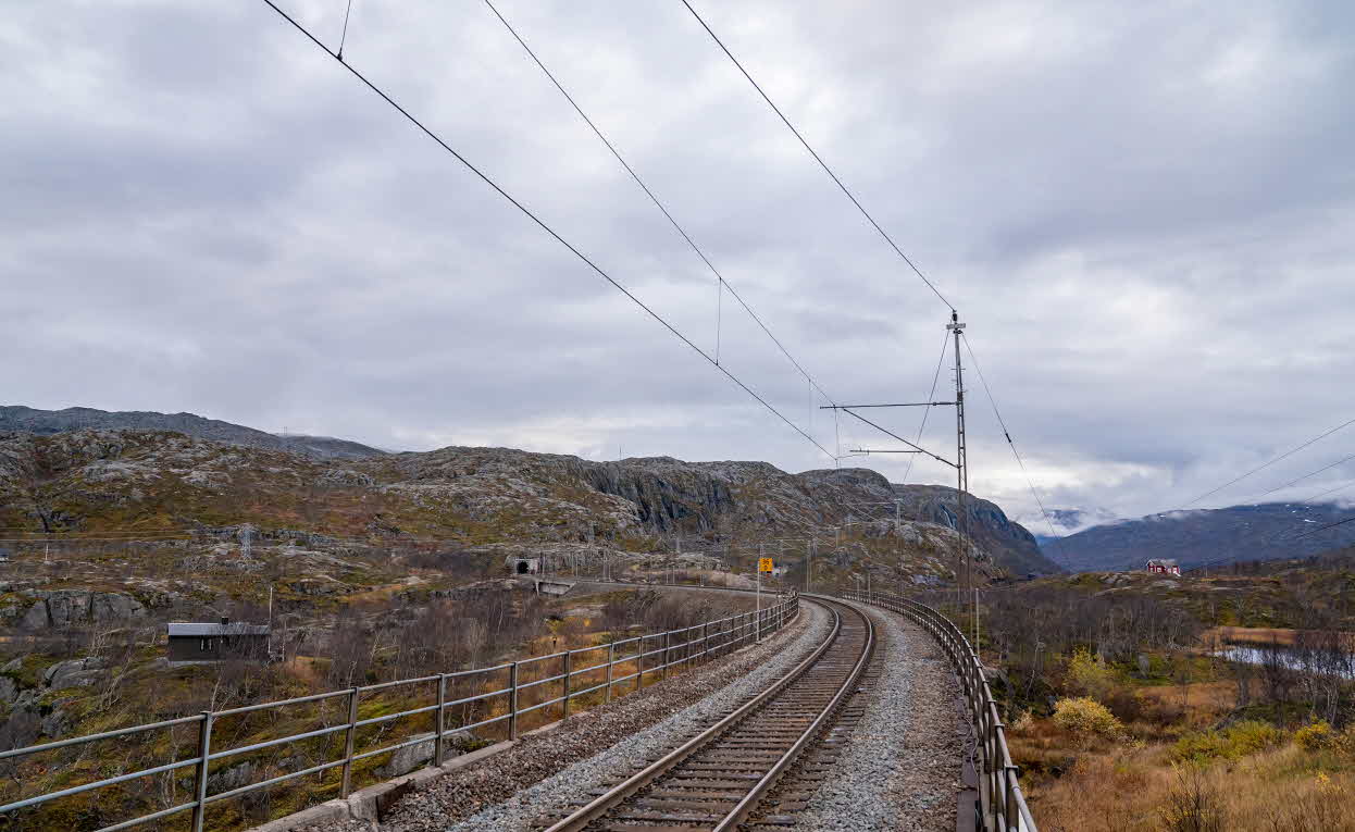 Railway tracks on the Ofot line by Søsterbekk station near Norddalsbrua bridge