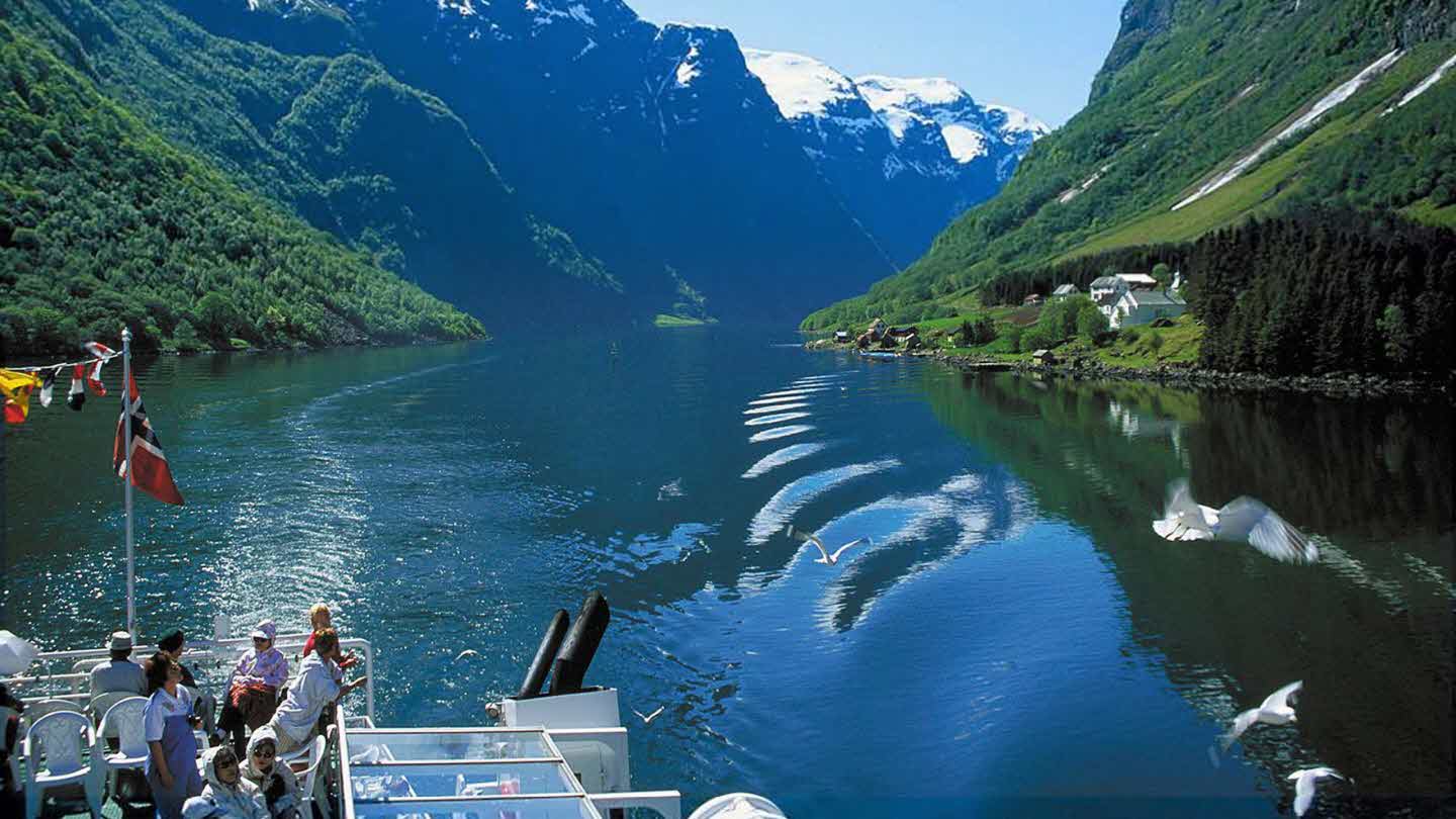 cruise on sognefjord