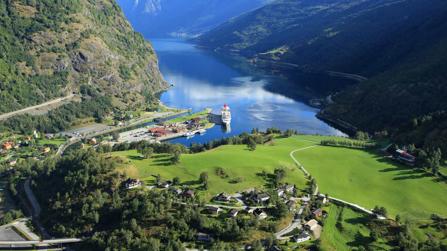 アウルランド フロム グドヴァンゲン間のシャトルバス Visit Flam